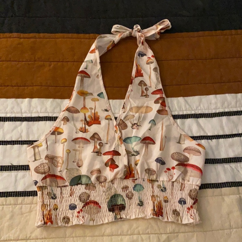Mushroom tie halter top